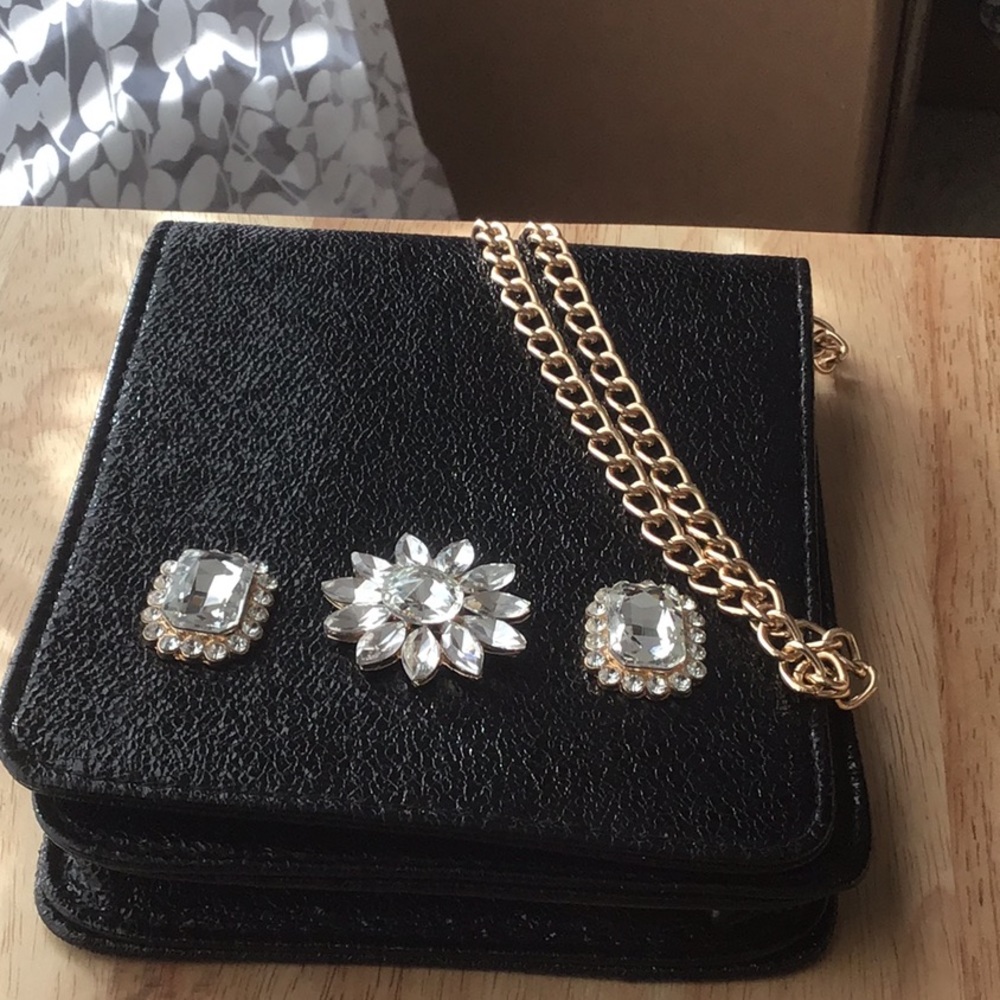 Blk Evening Bag -Jeweled accents Gold /Chain strap